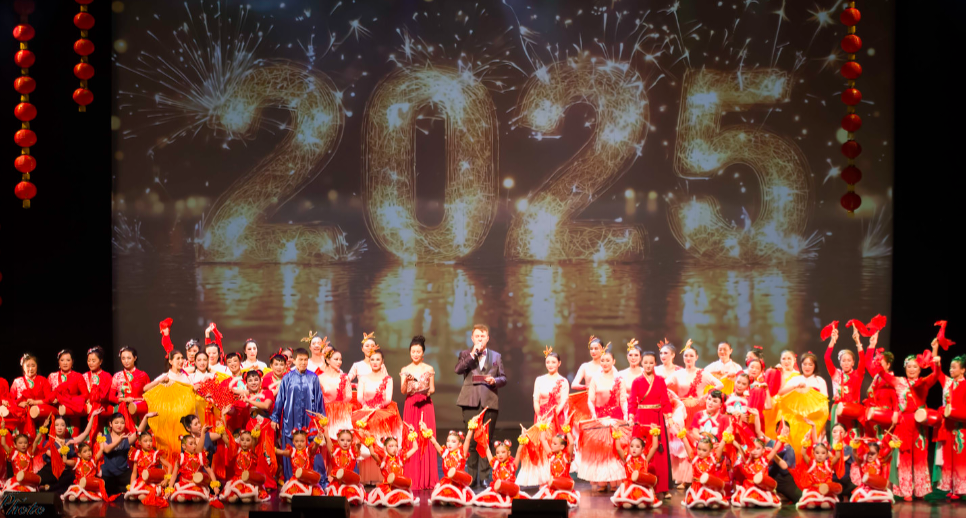 2025密市华人春晚（艺术团20周年回顾）于2025，1，18晚在密市Living Arts Centre圆满落幕